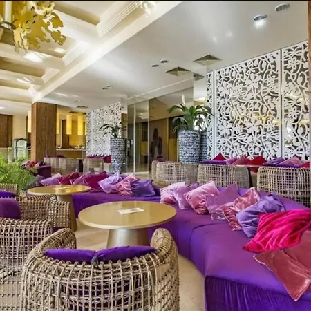 Reina Apart Barcelo Beach *