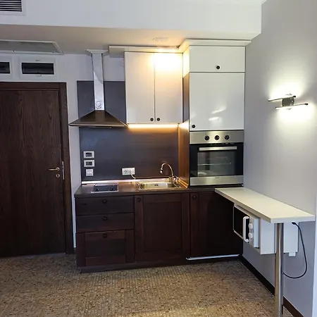 Reina Barcelo Apartment