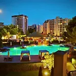 Reina Barcelo Apartament *
