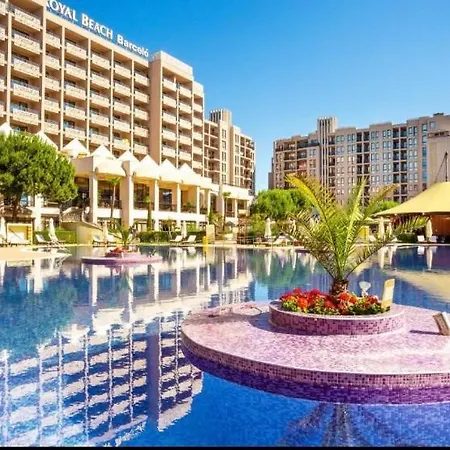 Reina Barcelo 公寓 阳光海滩