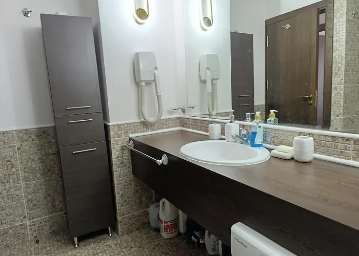 Reina Barcelo * Slantchev Briag